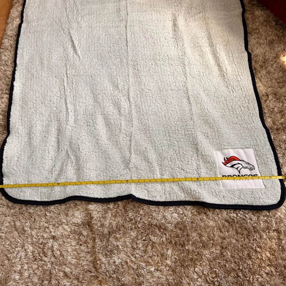 Denver Broncos NFL Sherpa Fleece Throw Blanket White Navy Blue 60x48